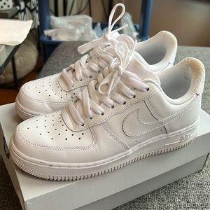 Wmns Nike Air Force 1 ‘07 size 6.5 white/white